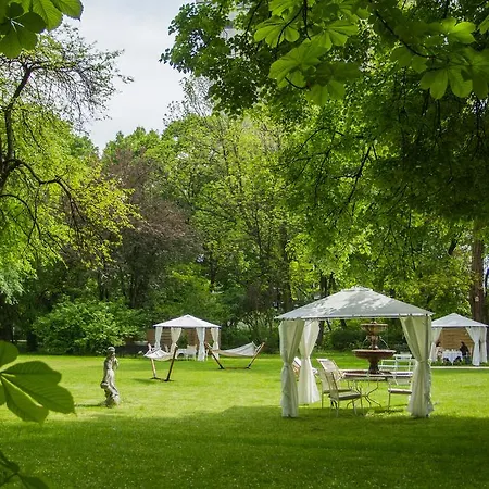 Ambasada Aparthotel *